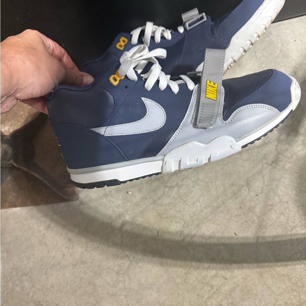 Nike Kids Navy and Light Gray Sneakers